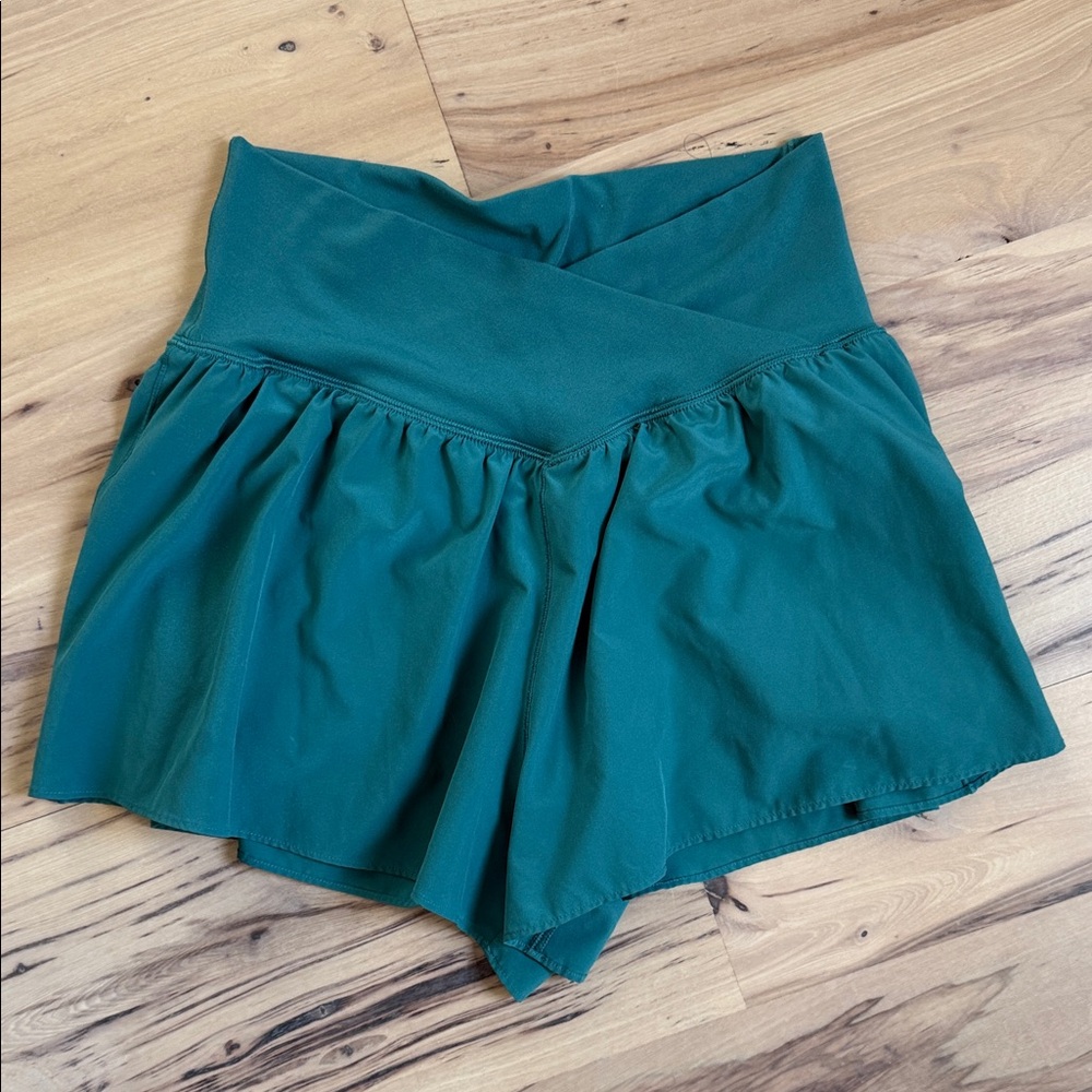 Aerie American Eagle Offline High-Waist Green Women’s Crossover Shorts